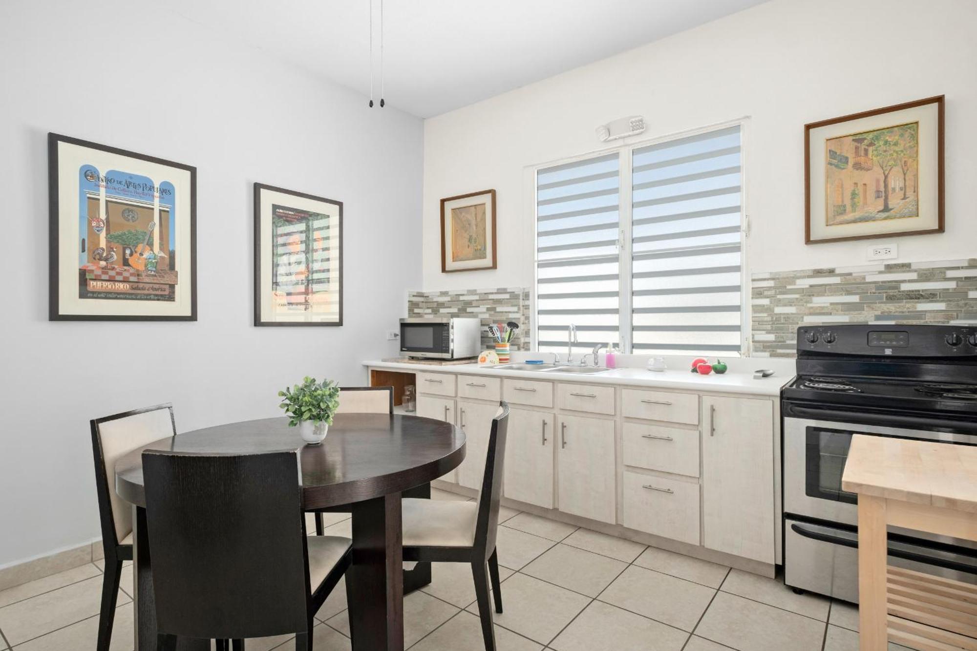 Prime Location At Condado 2br 1 Ba - 3 Сasa de vacaciones San Juan