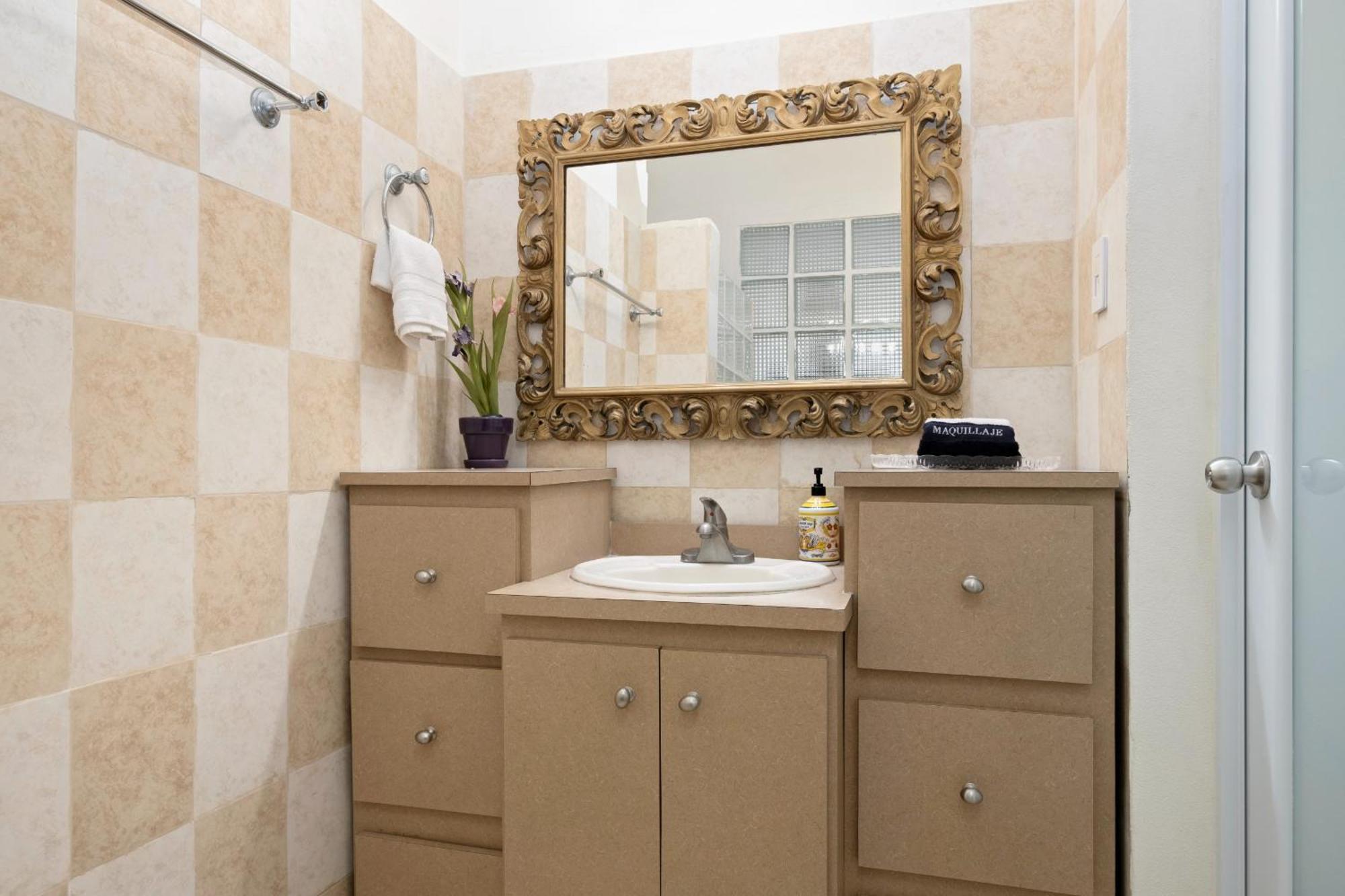 Сasa de vacaciones Prime Location At Condado 2br 1 Ba - 3 San Juan